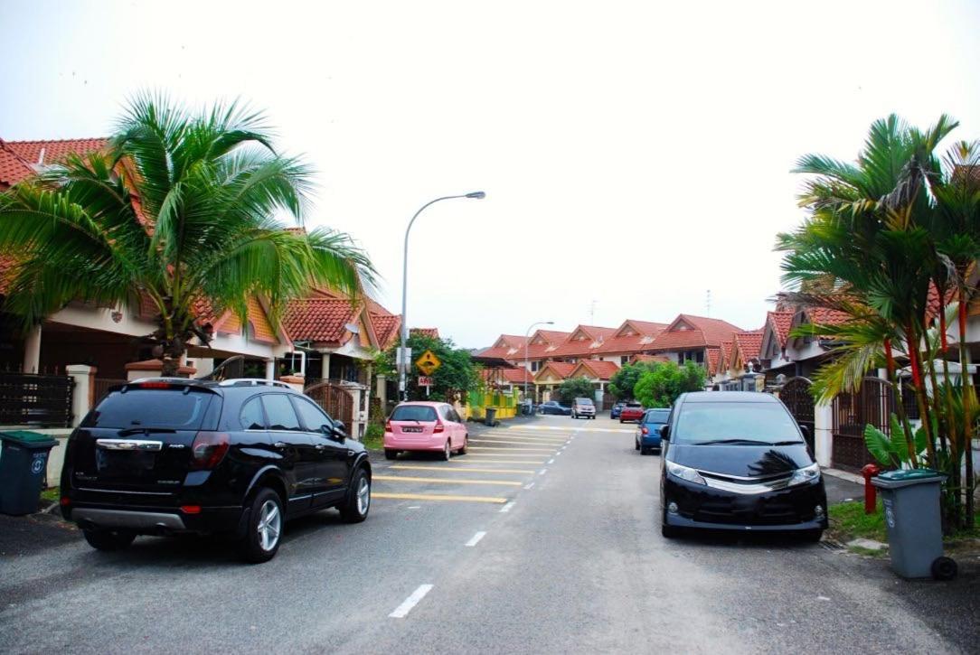 Rini Utama Homestay Skudai Eksteriør billede