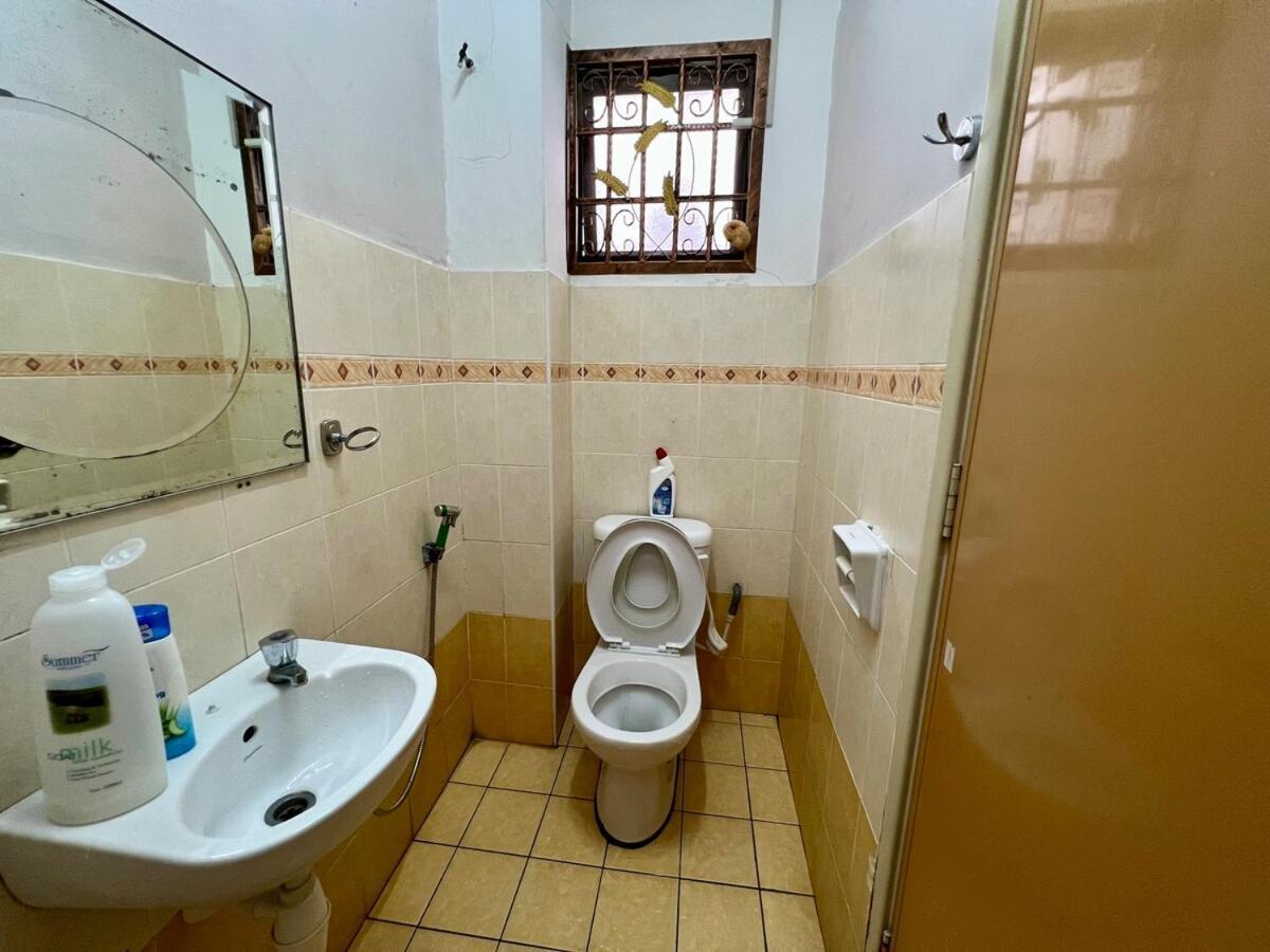 Rini Utama Homestay Skudai Eksteriør billede