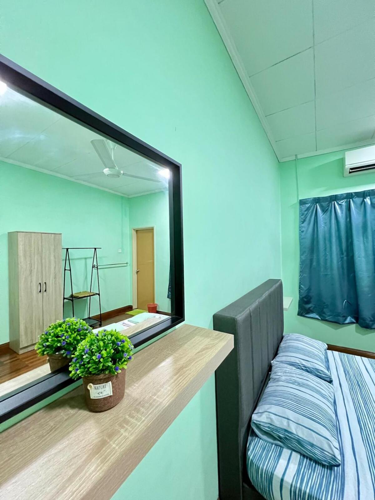 Rini Utama Homestay Skudai Eksteriør billede