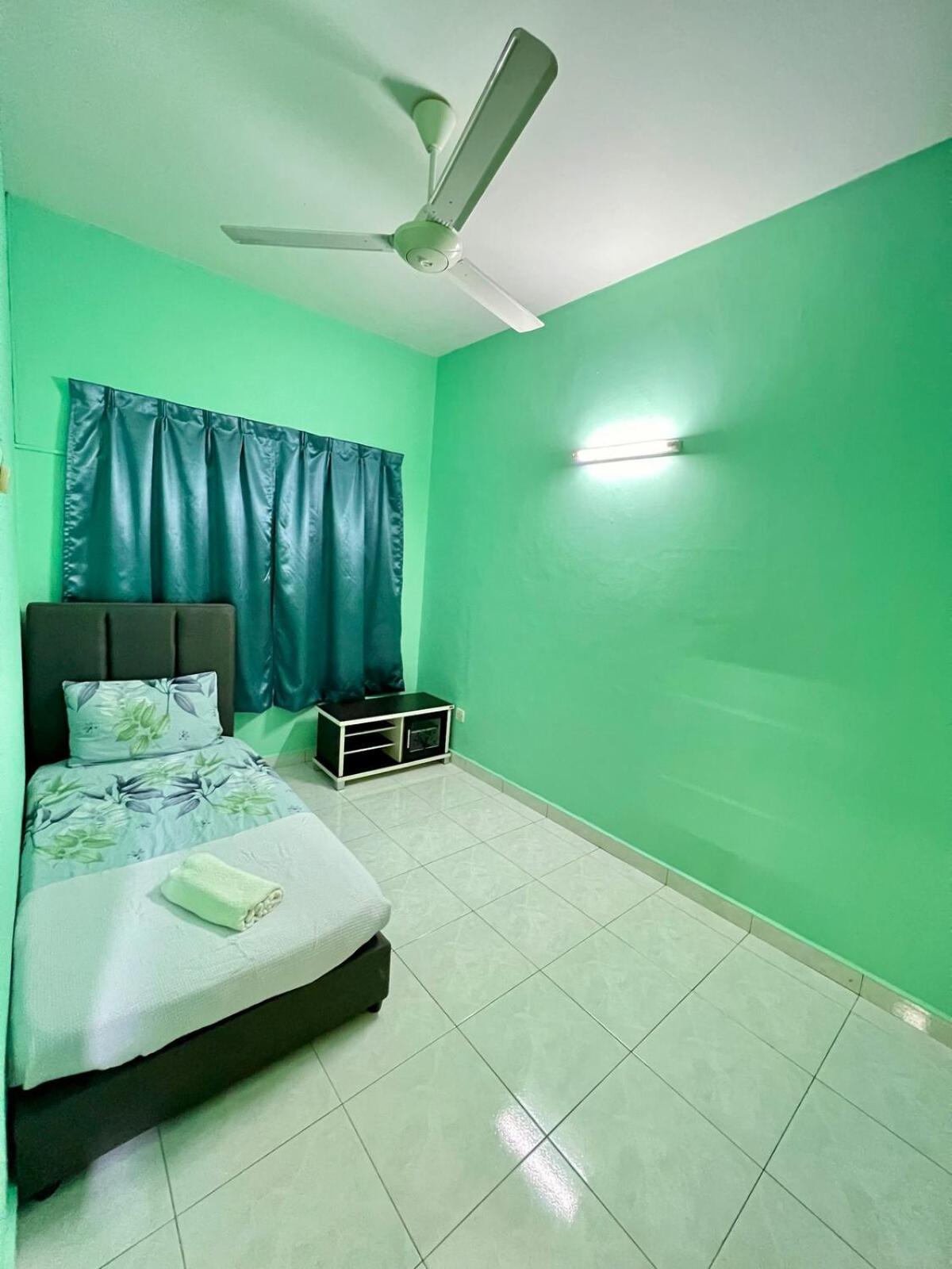 Rini Utama Homestay Skudai Eksteriør billede