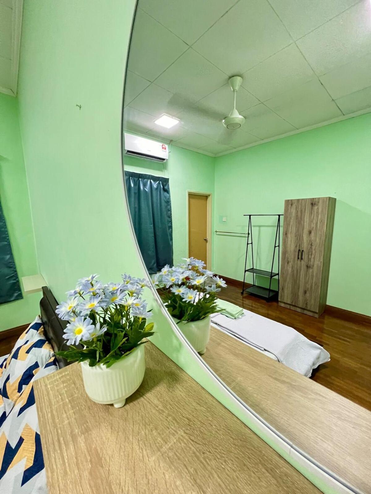 Rini Utama Homestay Skudai Eksteriør billede