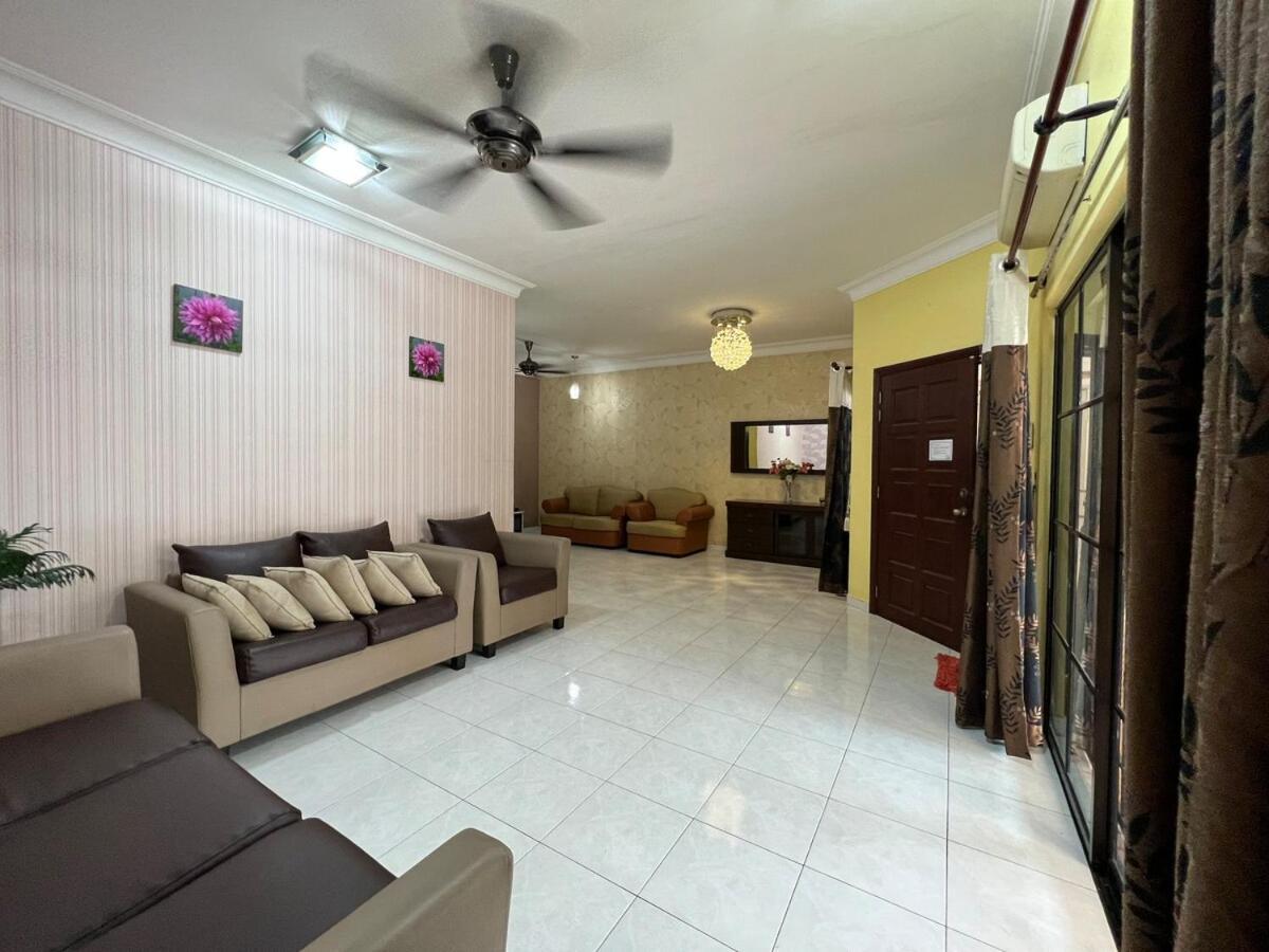 Rini Utama Homestay Skudai Eksteriør billede