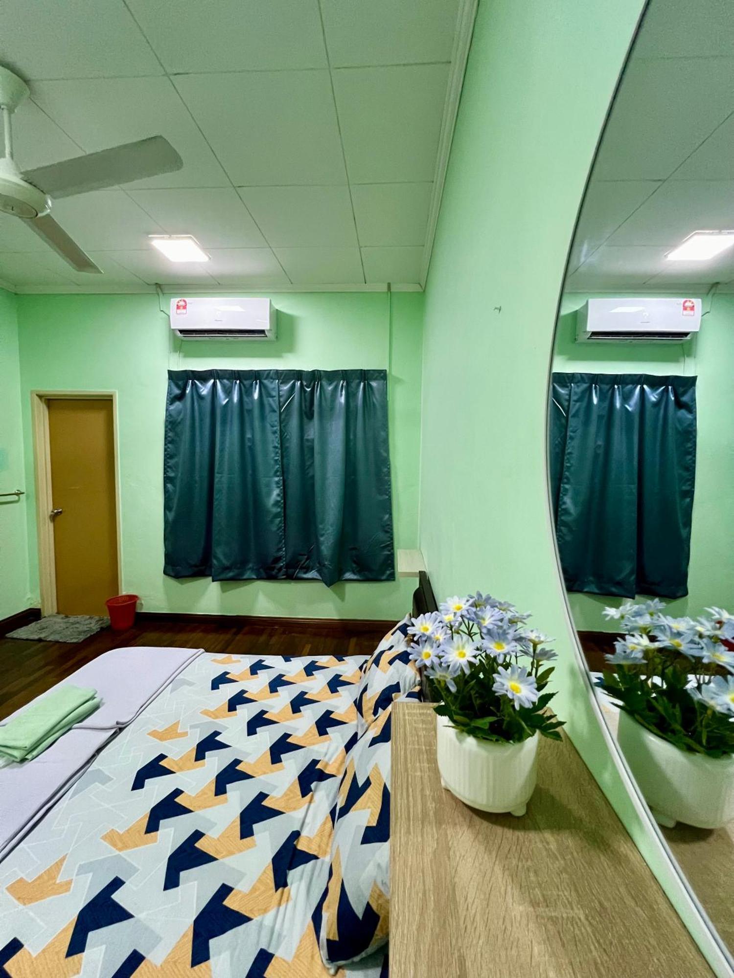 Rini Utama Homestay Skudai Eksteriør billede