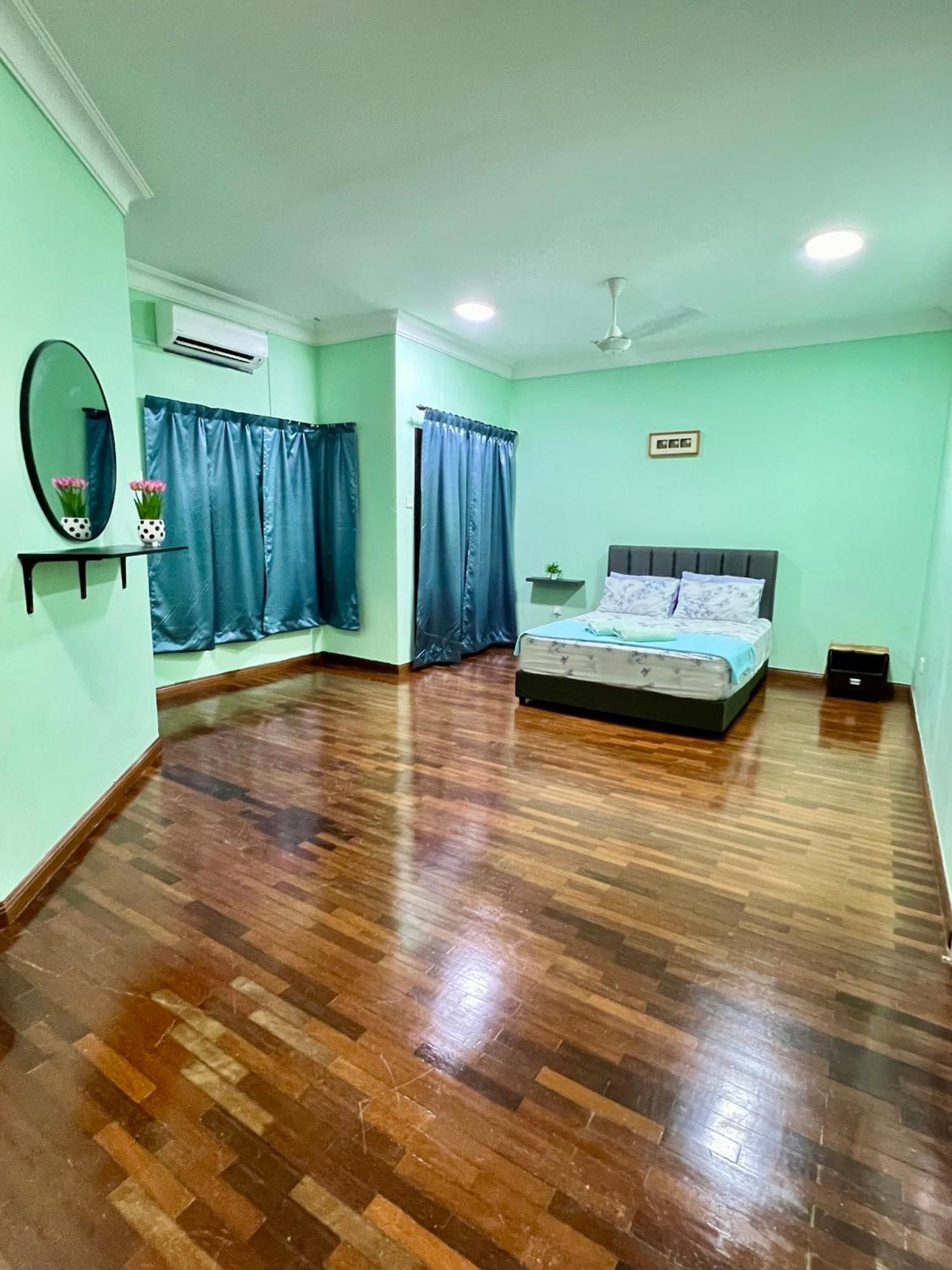Rini Utama Homestay Skudai Eksteriør billede